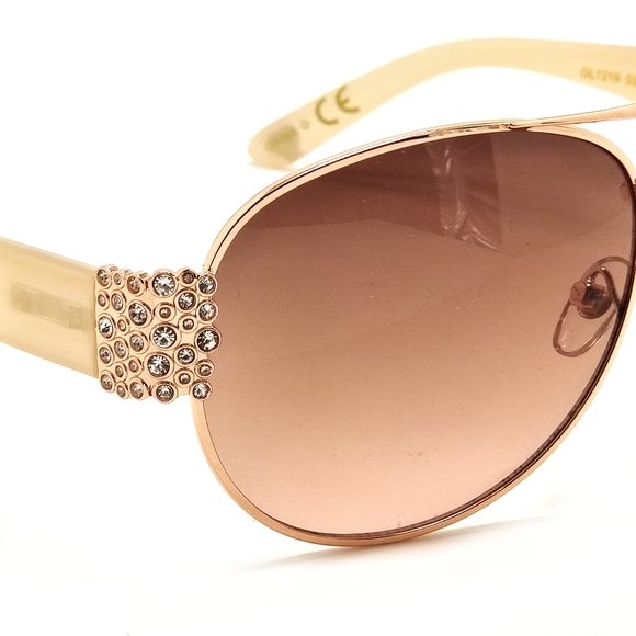 Betsey Johnson Sunglasses - Picture 3 of 5